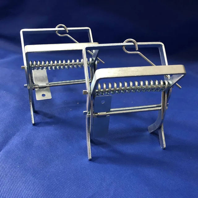 Galvanized scissors type claw mole trap