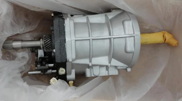 Transmission assembly HIACE 4Y, HILUX 22R 3L ISUZU D MAX