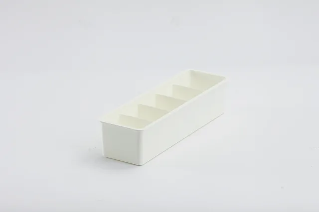 Plastic storage box(4)