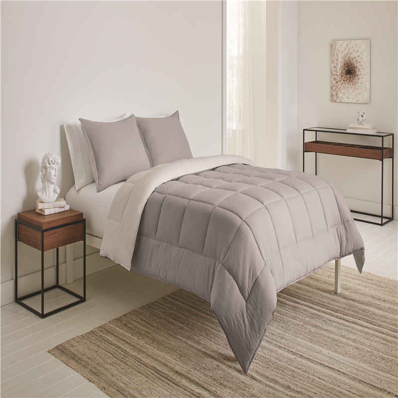 Washed solid comforter set