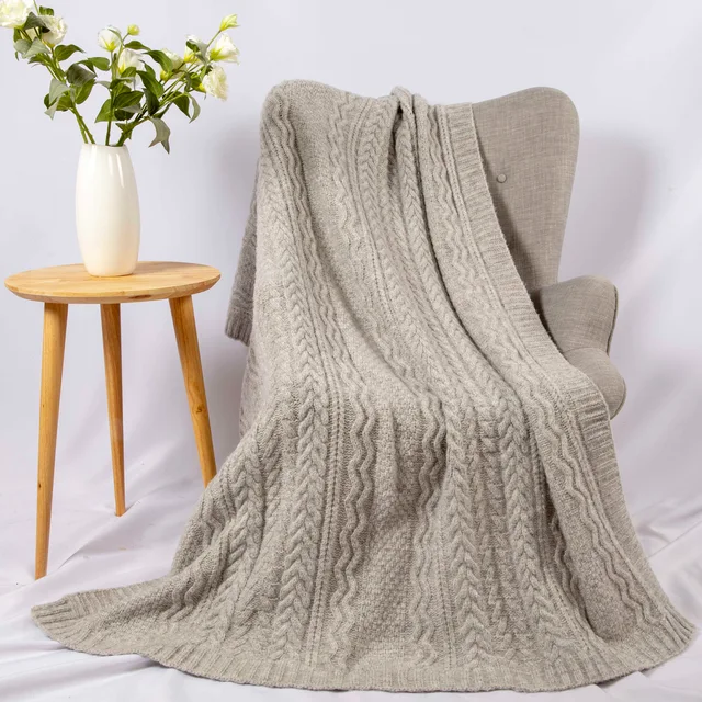 Knitting throw