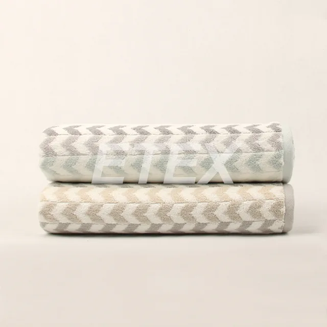 Yarn dyed jacquard terry adult towel
