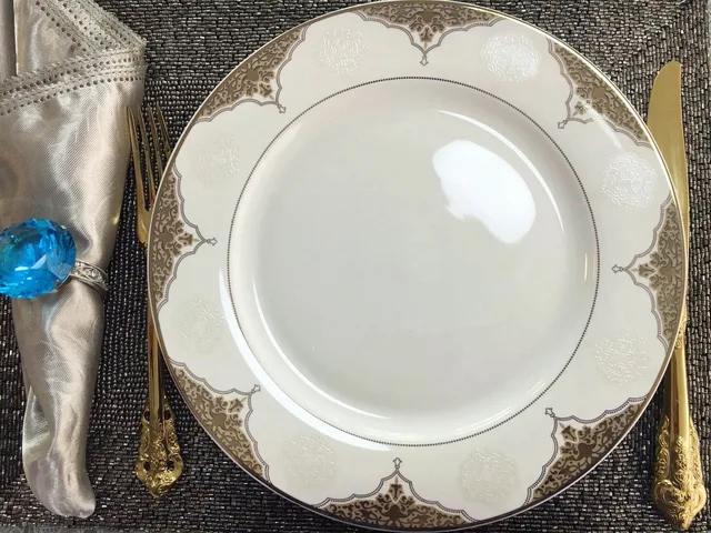 New bone china golden decal dinner set