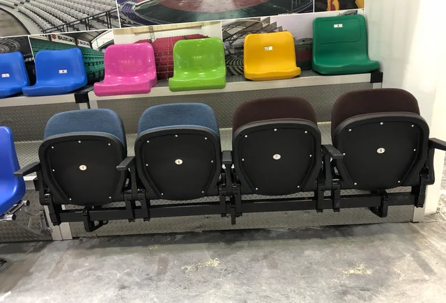 Stadium seat with cushion