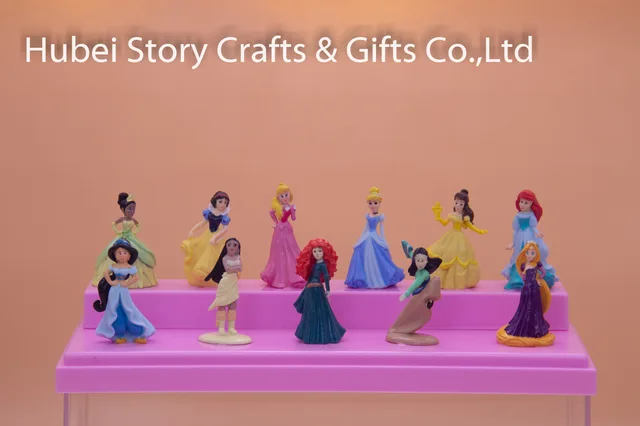 Capsule 3D plastic toys