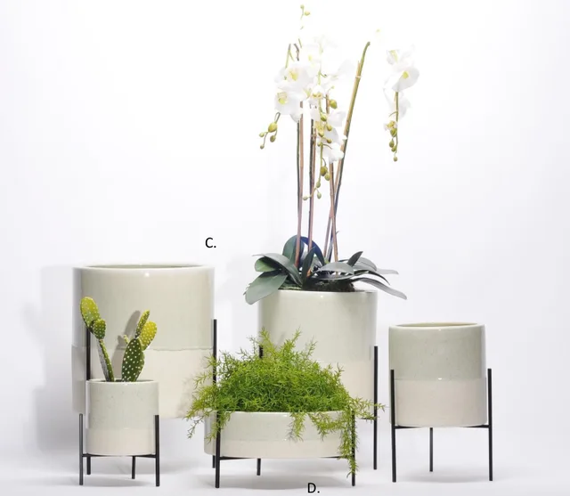 Ceramic Pot With Iron Stand