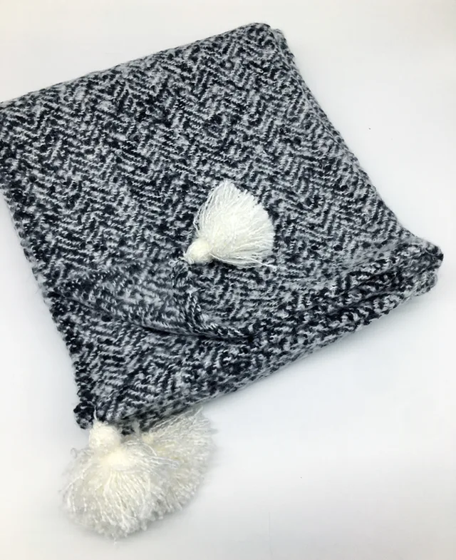 Black and White Graphic Style Tassel Throw Blanket
