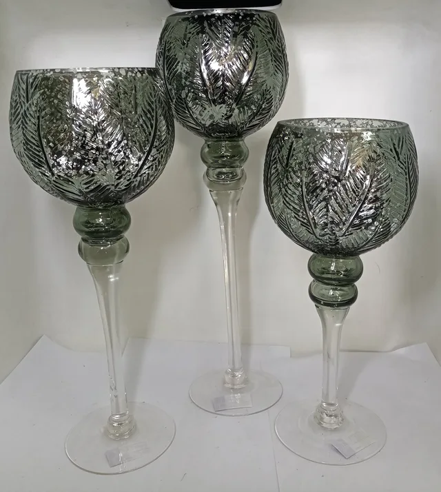 Clear glass candle holder
