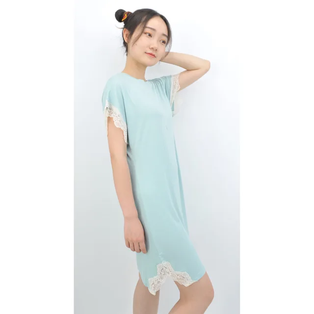 Lady's knited nightdress with lace