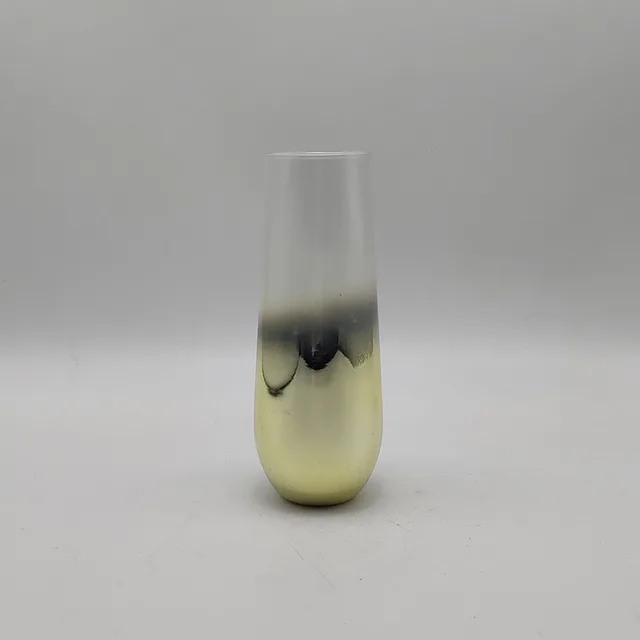 The gradated color is an electroplated vase