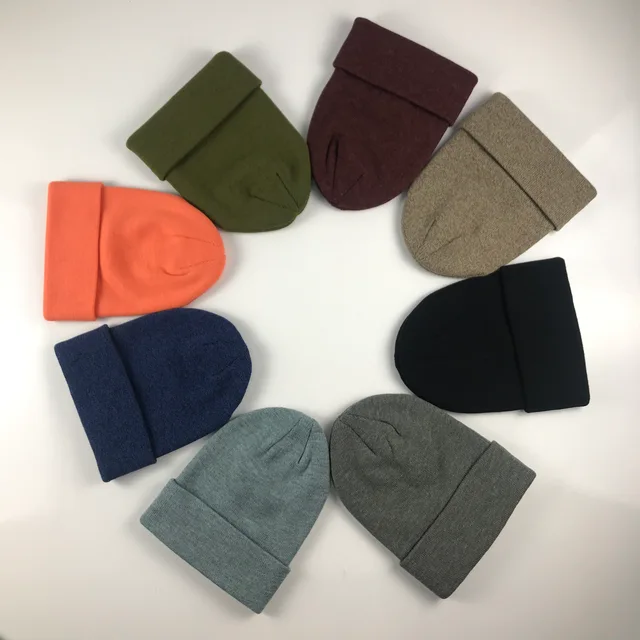 Knitted beanie with customize label