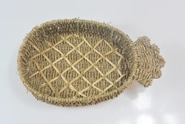 Natural Seagrass hand-woven pineapple dinning basket