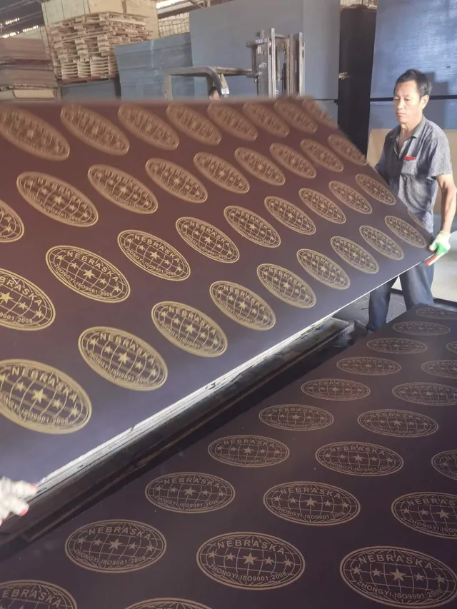 Black brown red film faced plywood with poplar finger joint core, Construction plywood