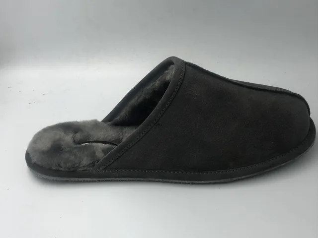 Men's Classic Indoor /Outdoor Slippers Sheepskin Mule/Fake fur Slip on Winter Bootie Water-Resistant Sheepskin slippers Cow Suede