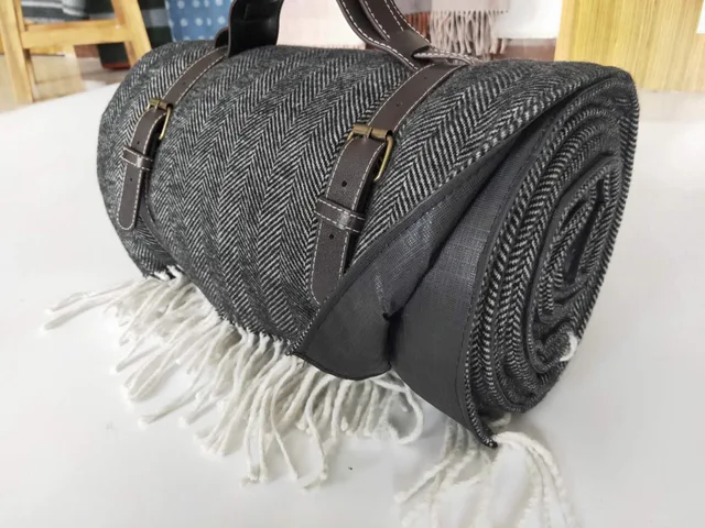 Outdoor picnic blanket