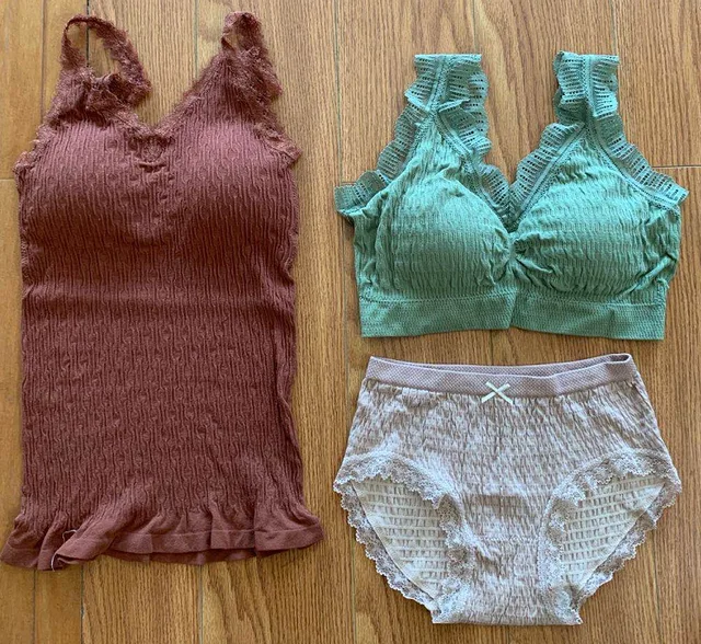 Seamless sports bra