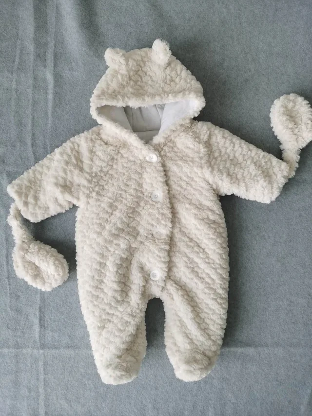 Fleece baby romper with padding