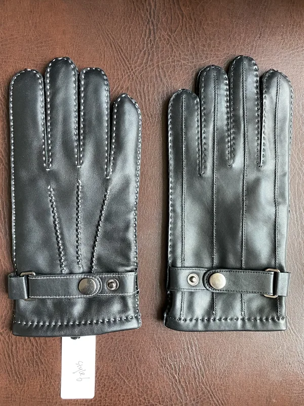 Handing sewing gloves for man