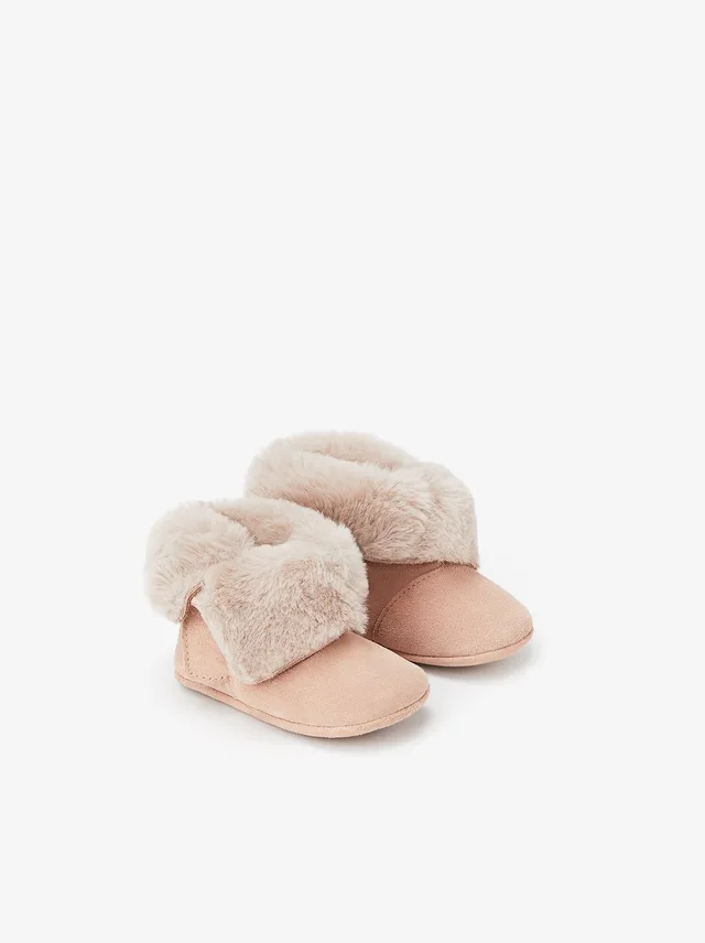 Baby shoe，baby boot