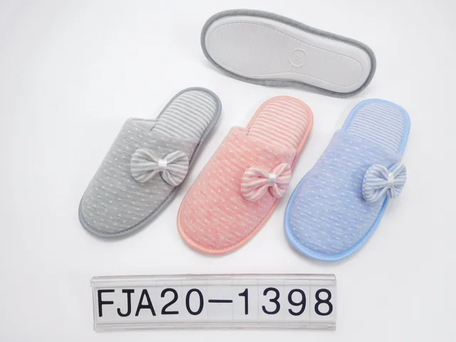 Indoor ladies slippers
