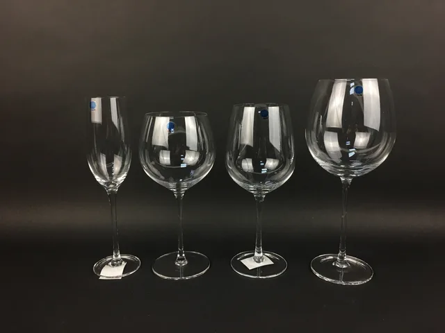 Clear Crystal Wine Glasses