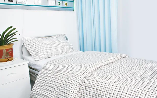 Hospital bed linen set