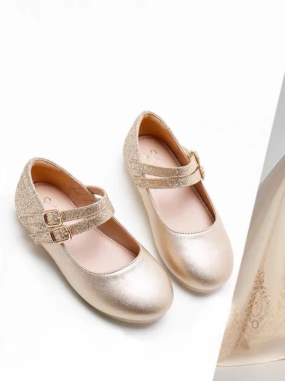 Kids flats shoes. Comfortable and soft, shine .gleit