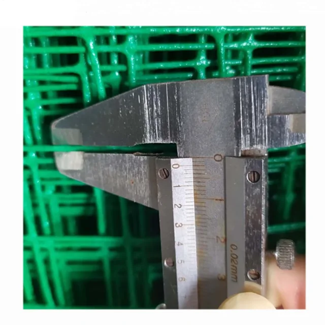 Green PVC coated welded wire mesh for fencing