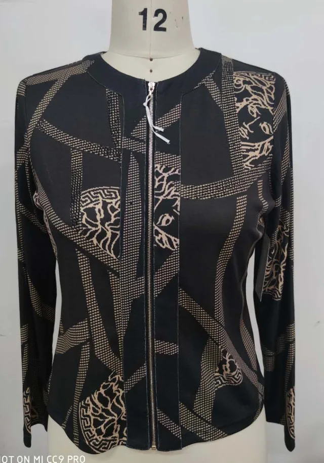 Ladies' 95%polyester 5%spandex Knitted Cardigan