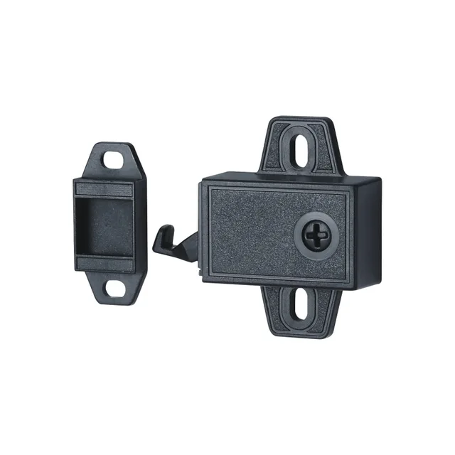 Magnetic door latch