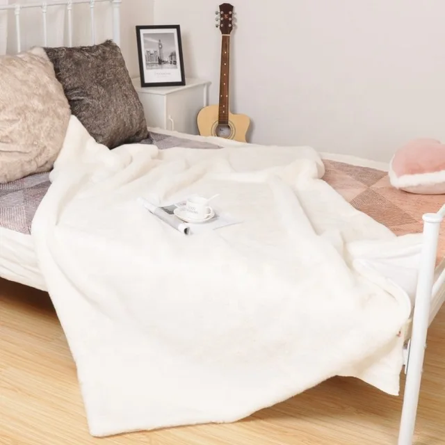 Hot sale white faux fur blankets Soft rabbit fur throws blankets Wholesale faux fur blankets throw