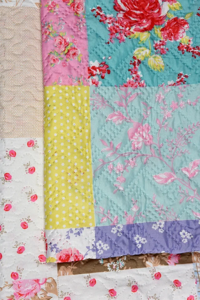 Wholesale print fabric ultrasonic quilting fabric of sets comforter