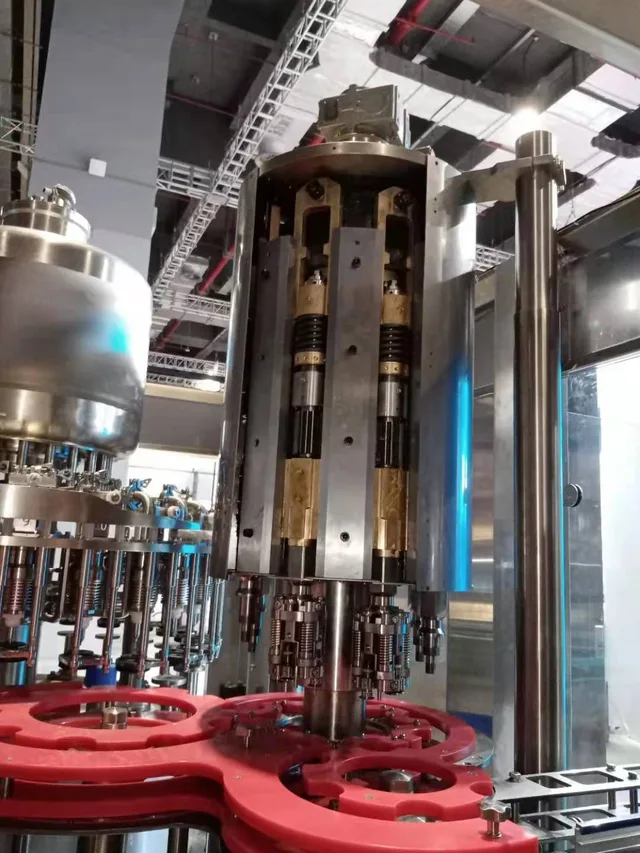 Bottle capper screw capping machine