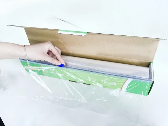 PE transparent food cling wrap with slide cutter