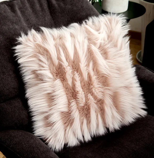 Decorative faux fur cushion