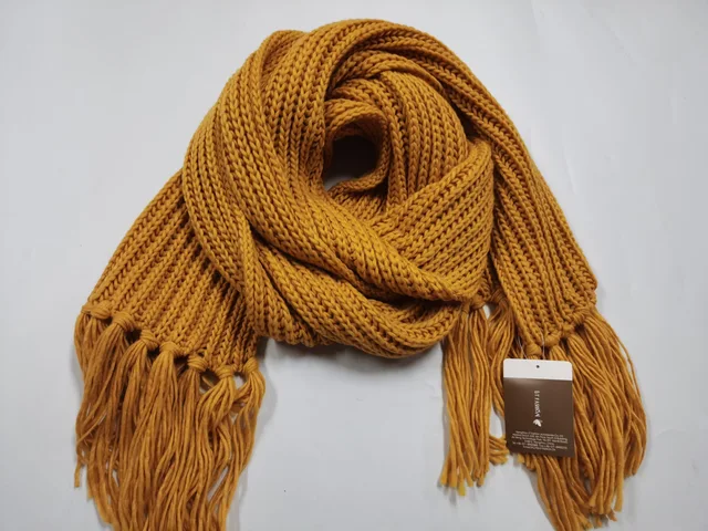 Ladies' knitted scarf