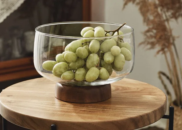 Glass bowl;salad bowl