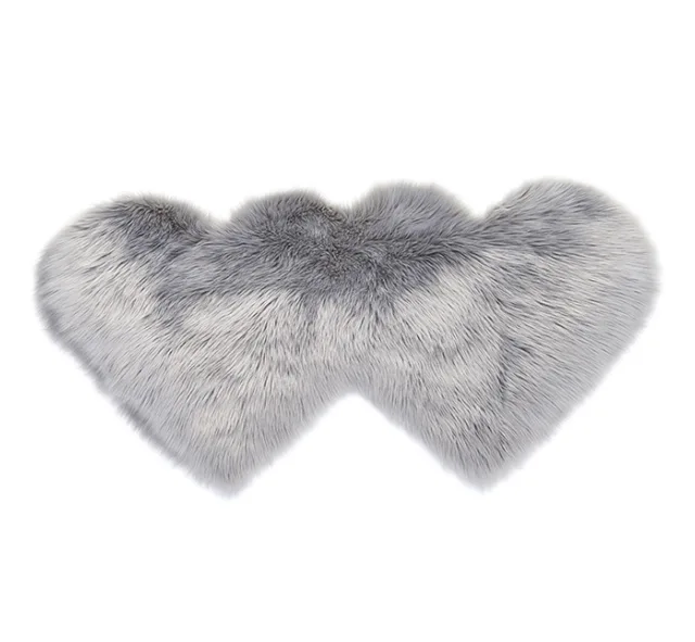 Heart-shaped Faux Fur Rug