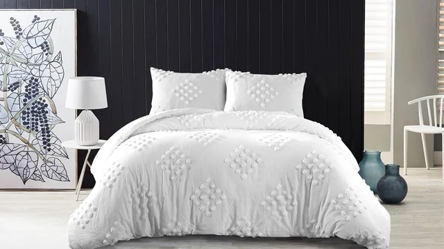 3 Piece Luxurious Pinch Pleated Duvet Cover with Zipper & Corner Ties 100% 120 g Microfiber Pintuck Duvet Cover Set