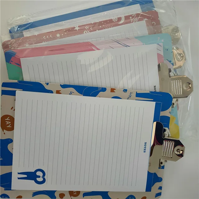 Cardboard clip with notepad