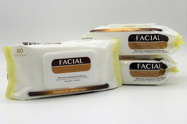 Mild Facial Cleansing Makeup Remover Wet Wipes Wet Towelette, Flip-Top Pack, 80 Count