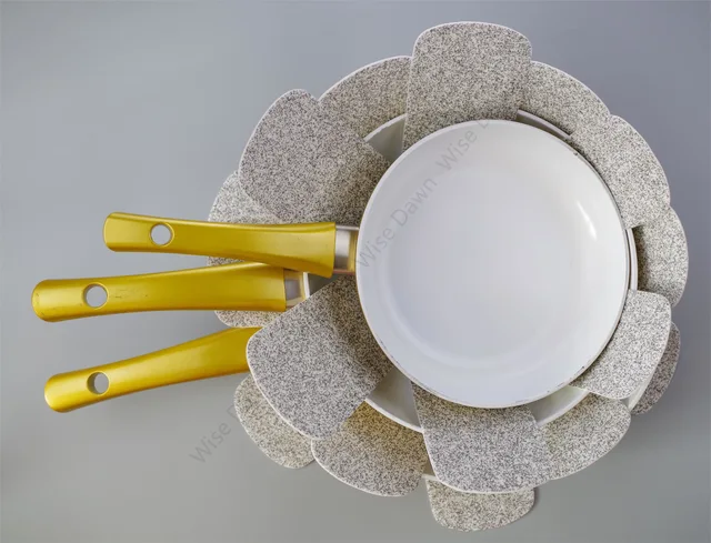 Nonwoven cookware protectors anti-slip pan protectors