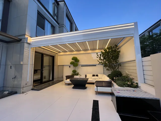 Davisawning Electric Sunshade System retractable for outdoor pergola