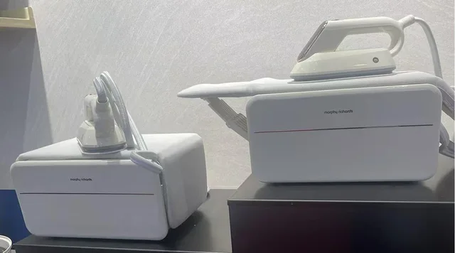 Electric iron, steam engine, handheld iron