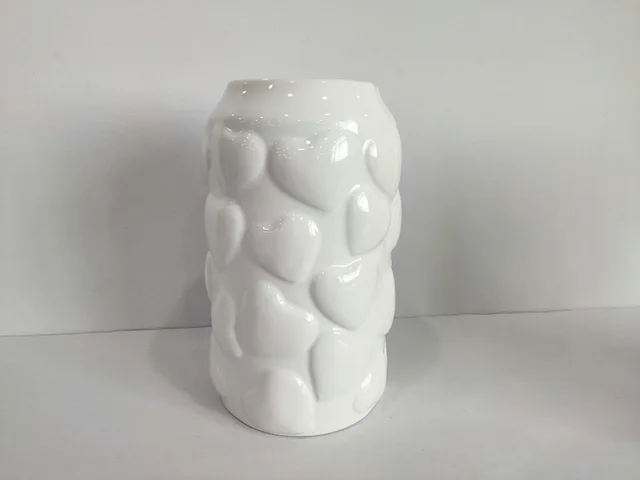 Ceramic flower vases with glazed color