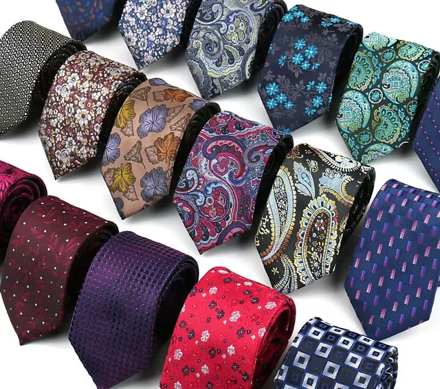 Silk necktie
