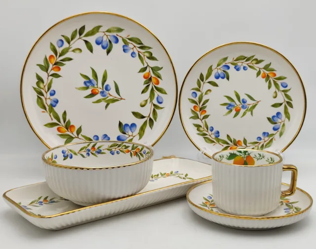 24 PCS Porcelain Dinner Set with Gold Rim FZ-24GR-001